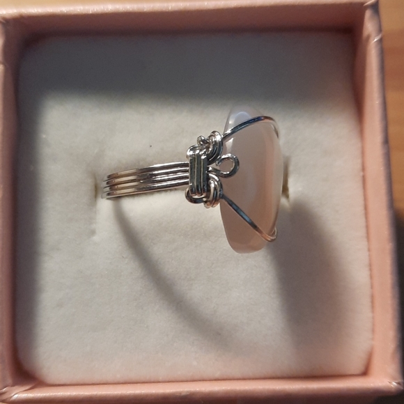 2/14$ Cute ring - Picture 2 of 3